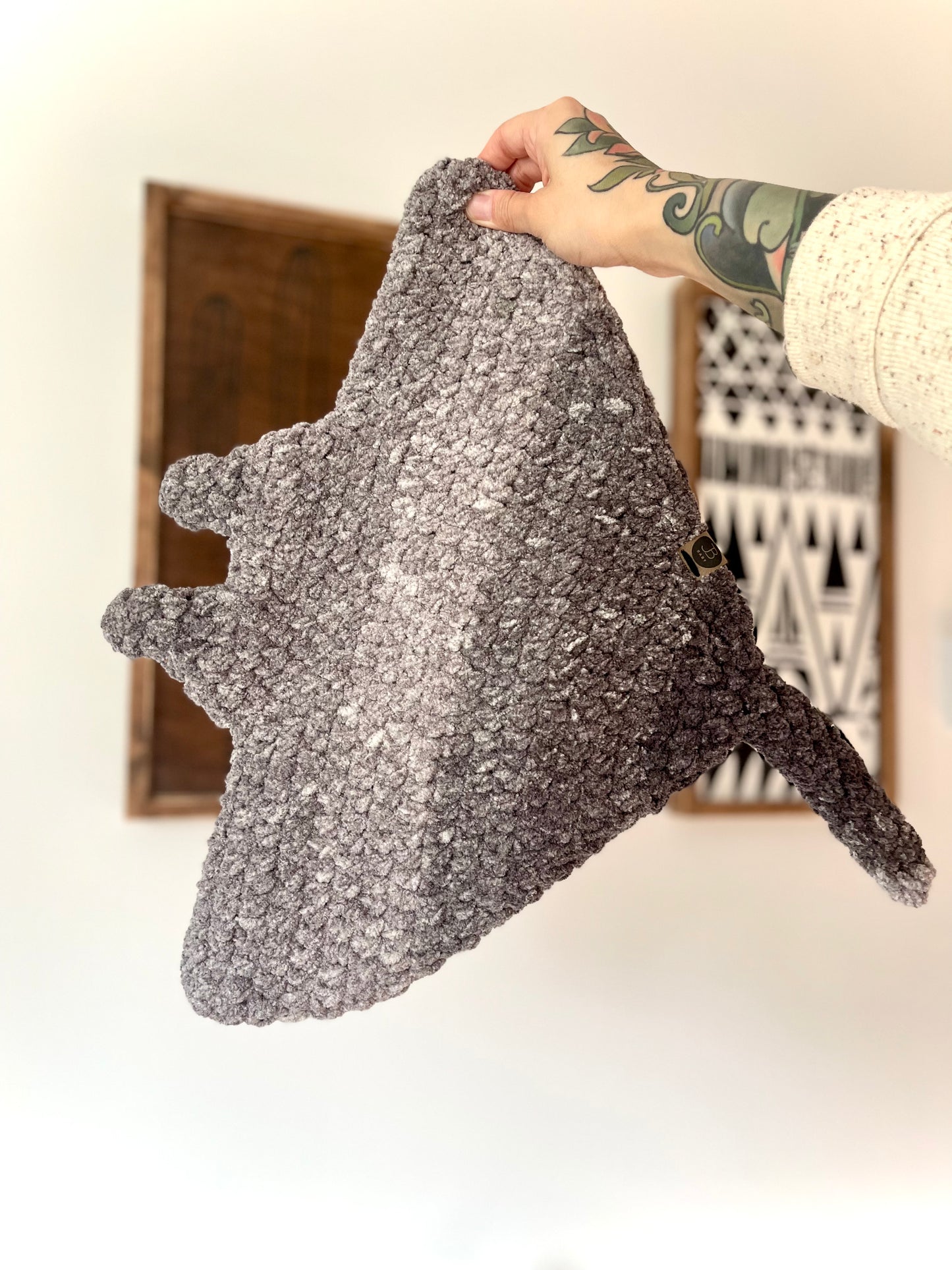 Manta Ray Snuggler - Dappled Charcoal