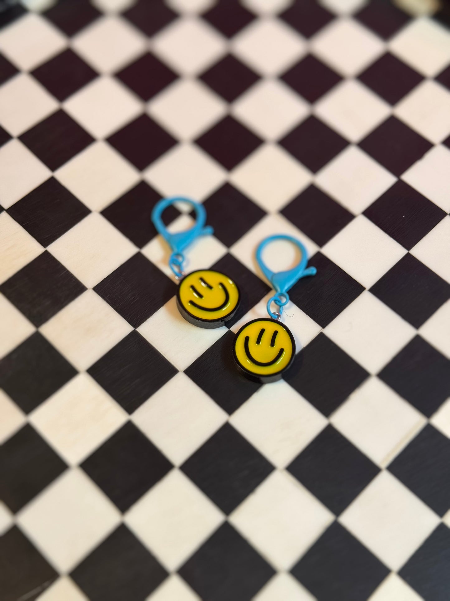 *METAL* XL Smiley Stitch Markers