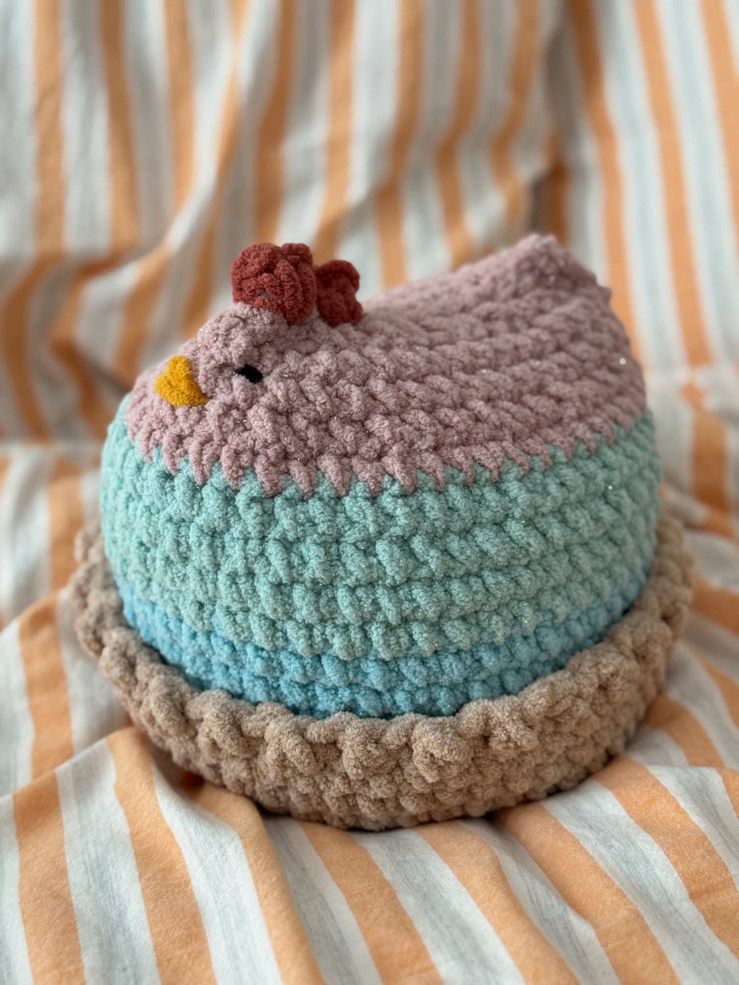 Mama Chicken & Nest - Patchy