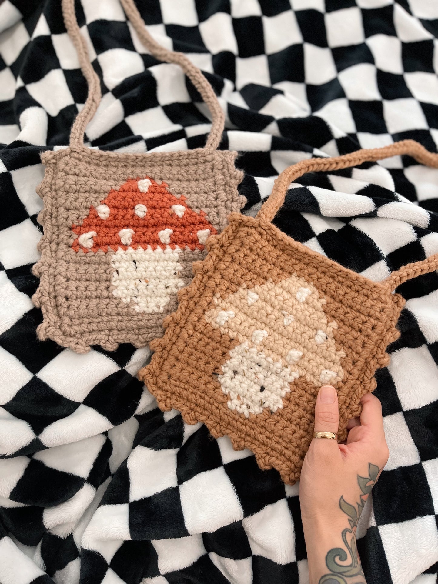 Adult Mushie Purse CROCHET PATTERN