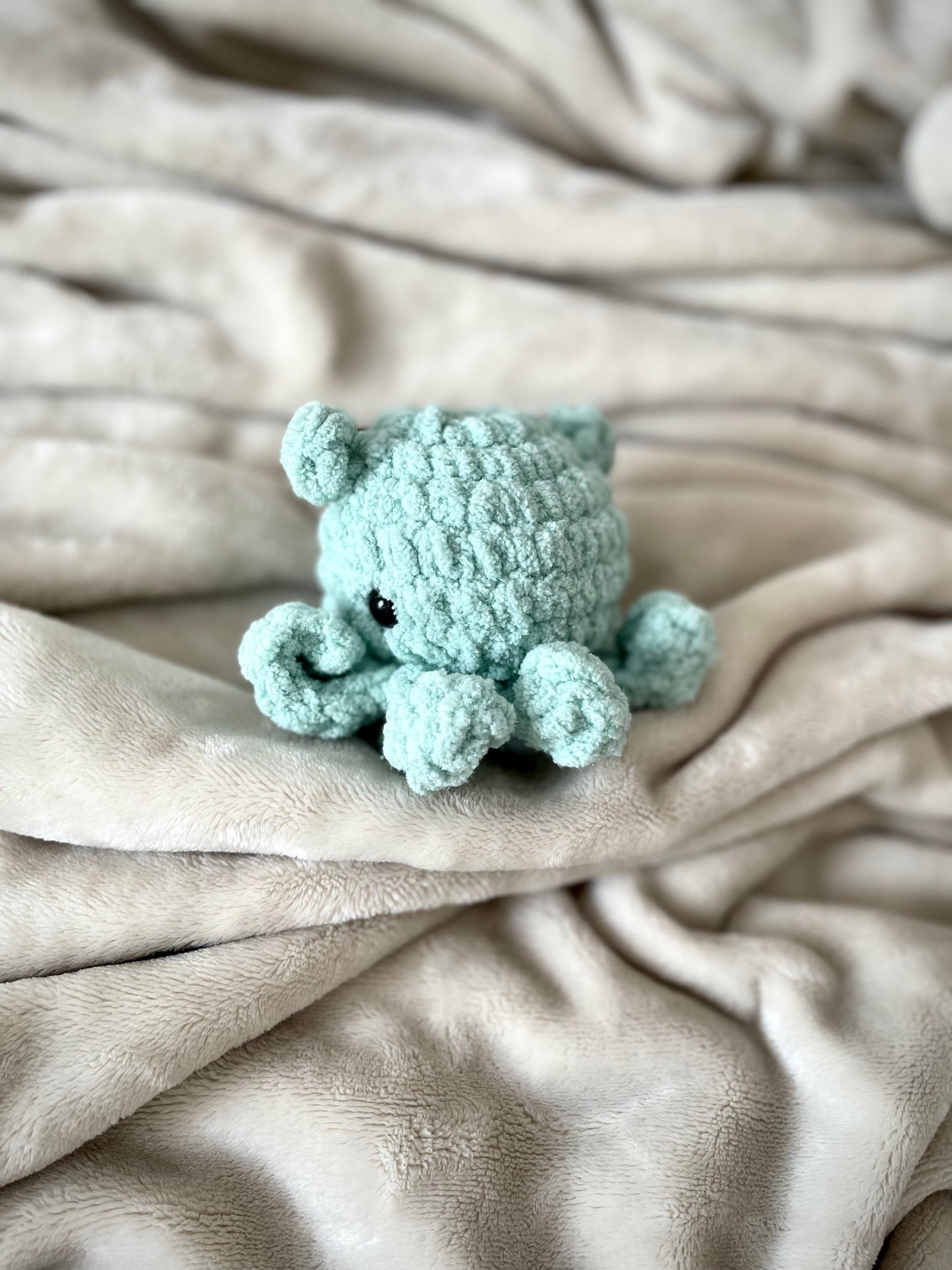 Mini Dumbo Octopus - Barely Green Sparkle*